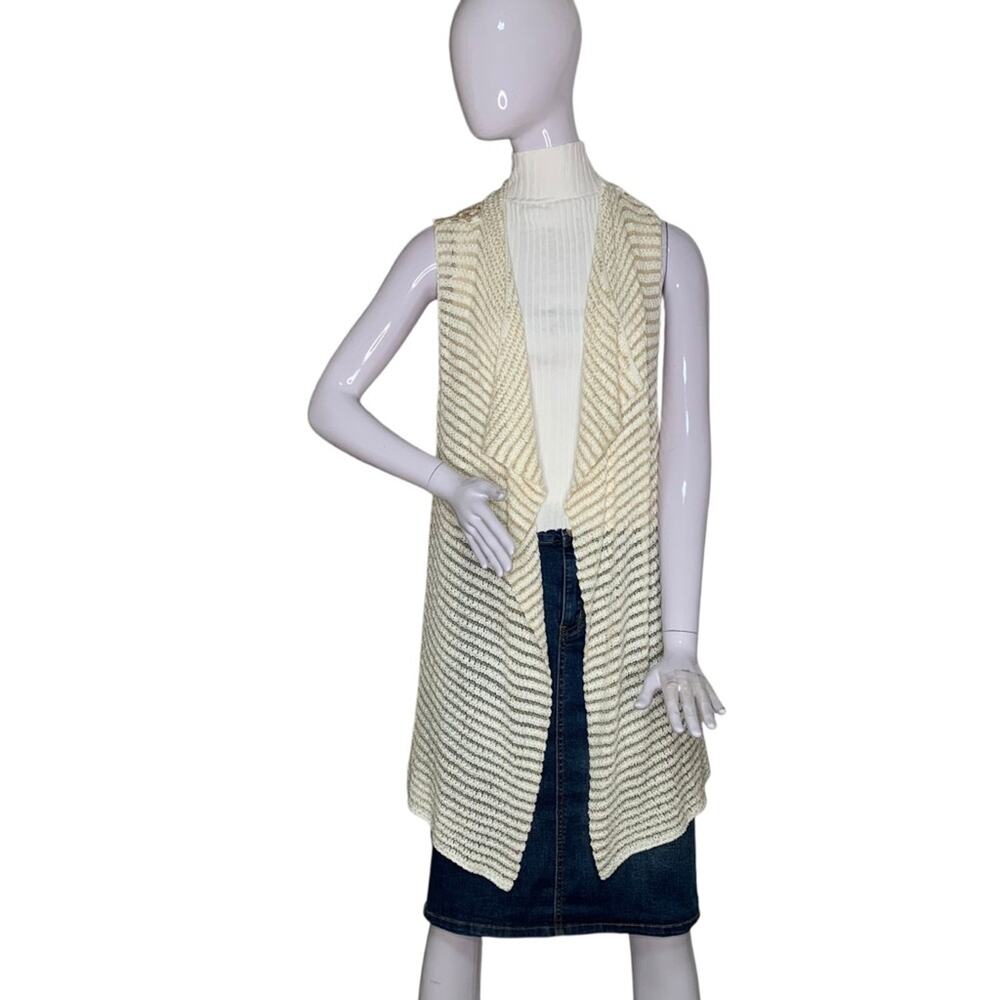 Blu Pepper NWT Crochet Sleeveless Top Cream and Tan Size L